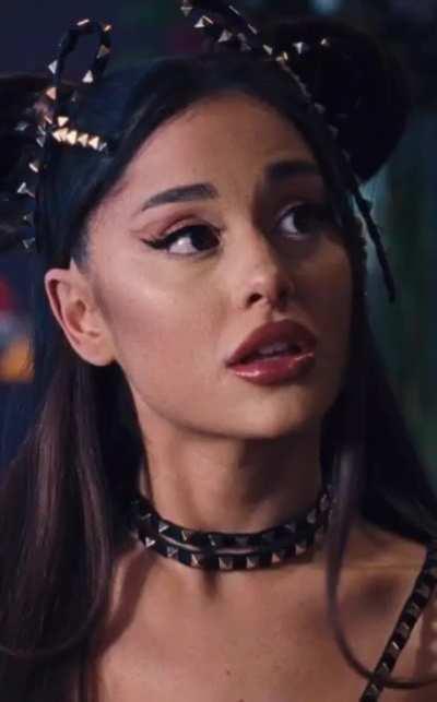 Ariana edit i love her ass