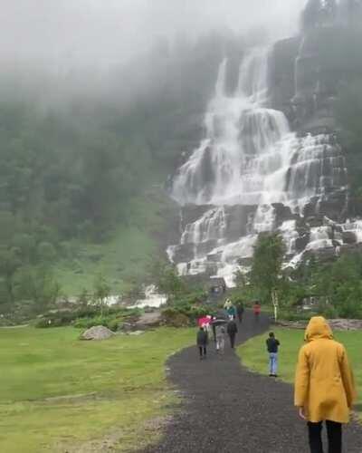 🔥 This Waterfall In Norway