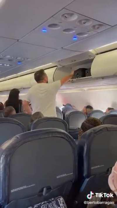 Man gets gets kicked off the plane because got too drunk and kept taking his mask off.