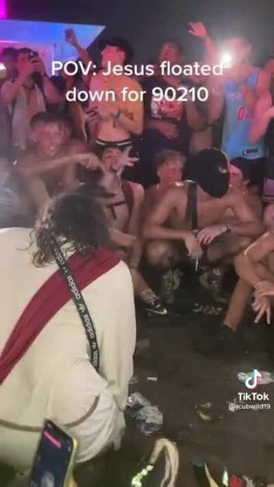 Song so good it attracted our lord and savior 🙏😮‍💨