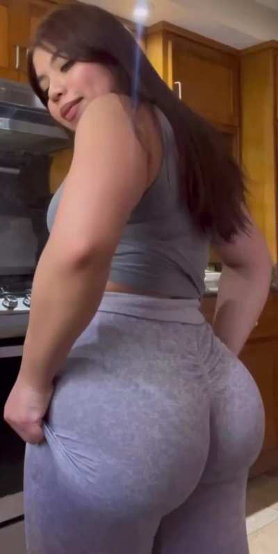 Those cheeks deserve a good pounding 