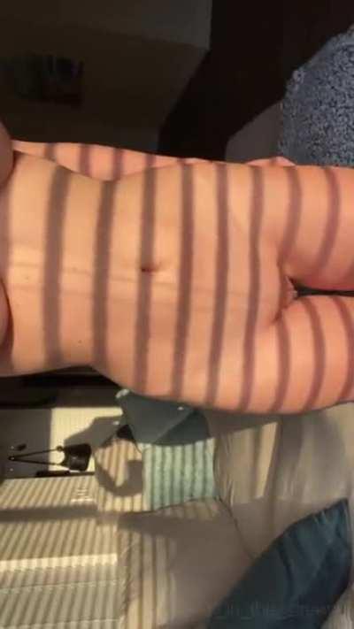 Wearing shadows > wearing clothes