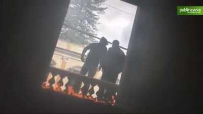 People burning down Guatemala's Congress