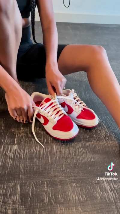 Showing off some dunks!