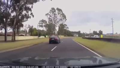 Road Rager Exits His Car For a Fight!