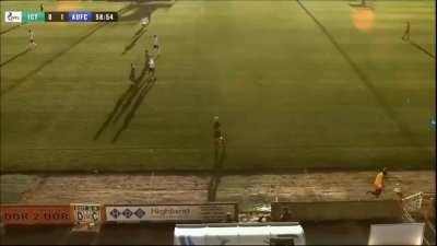 Na semana passada, um jogo na Escócia teve uma câmera controlada por inteligência artificial, mas não deu muito certo: toda hora o sistema confundia a careca do bandeirinha com a bola