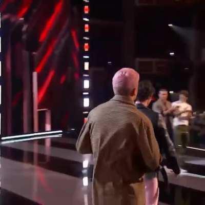 walking my way dowtow n