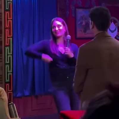 Kareena Kapoor (those expr£ssions + shak!ng 🥵)