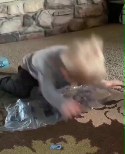 Now that’s how you pop bubble wrap!