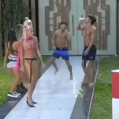 Quiero saber que opinon de Gran Hermano, o soy el único que le parece la mayor bosta que se pudo televisar?