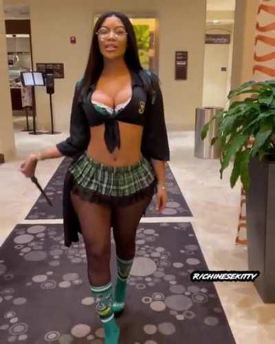 Trying to trick and treat with her 😈