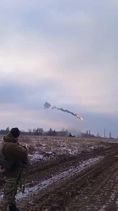 A Ukrainian Gepard shooting down a Russian cruise missile today