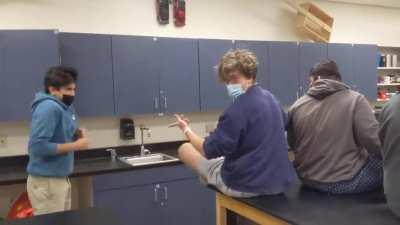 Повторили эксперимент с монахами