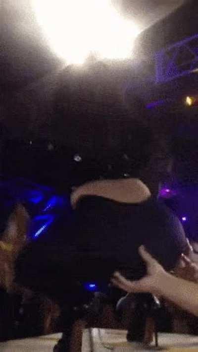 Fan Grabs a Handful of Nicki’s Ass