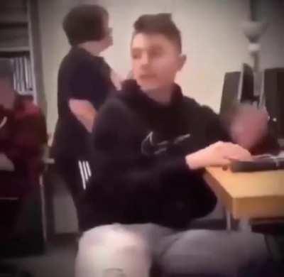 Para cuando les hagan bullying 😡👊