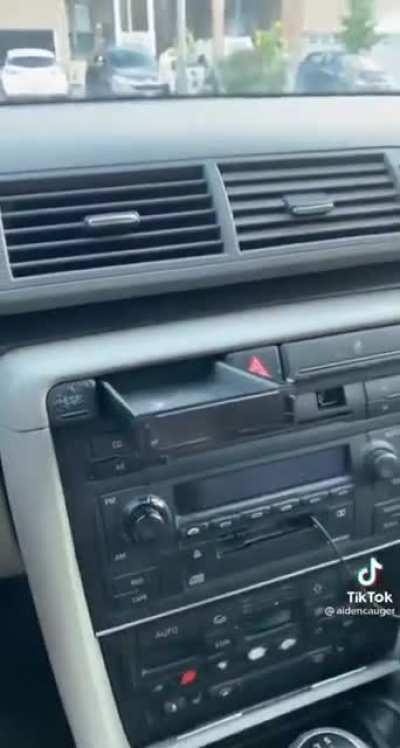 — А до Чикаго довезёт?