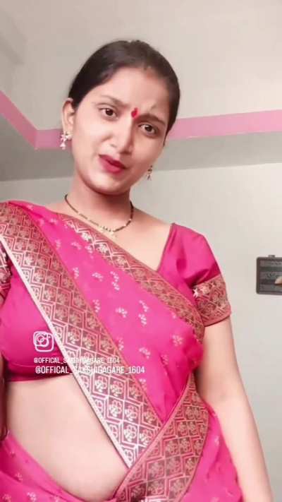 Sakshi che blouse fadun ambe kon kon pinar...ashe expression ahhh 💦💦