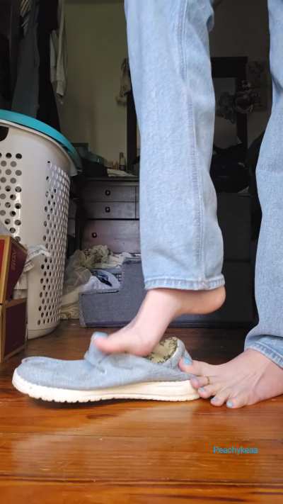 I need a foot rub after being in these shoes all day 😮‍💨