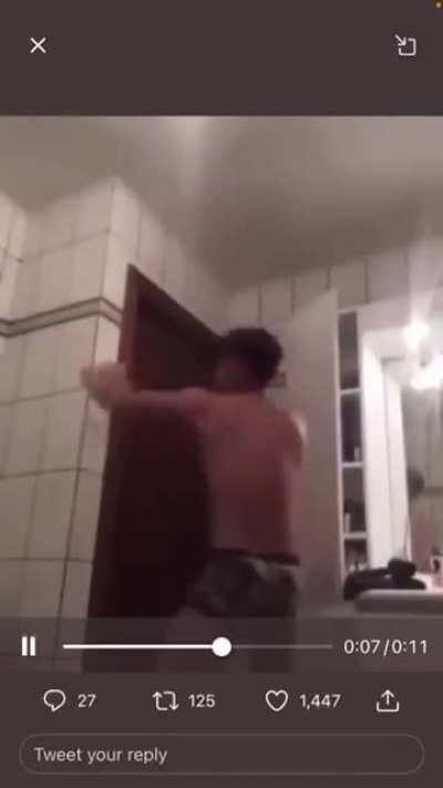 Guys I think I’m getting more buff😌💪