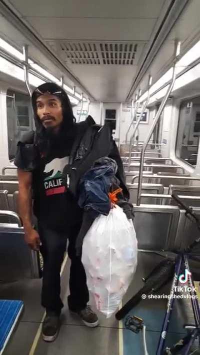 This is scary how calm the thief is