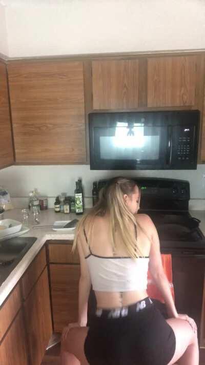 Now I just need a dick to practice my moves on. Any volunteers