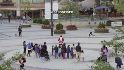 Santa smashes guitar after kids BOOING