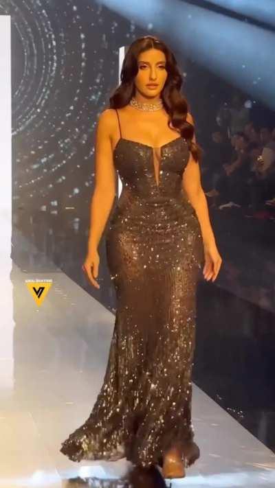Still can't get over this epic ramp walk by everyone's fav busty & thicc wh∅re Nora Fatehi, she is truly an Ass Queen. Lost the count how many times i jerked off to this. Cumming with every step & jiggle.
