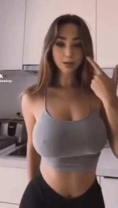 One of you has become a fan of my tiktok and begged me to post it here