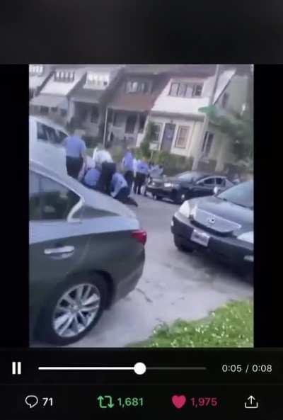 Philly cops arrest man who tells them he cant breath; screams 