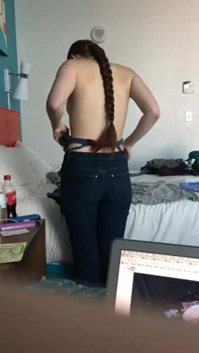 Elder sis changes in front of brother and he secretly records it