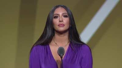 [Highlight] Vanessa Bryant on why Kobe played through injuries: 