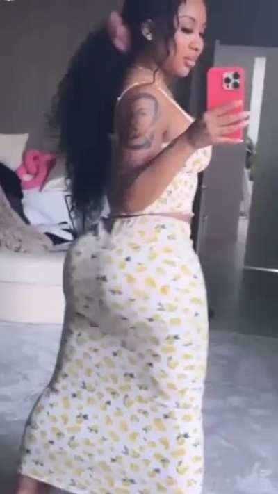 Ari Fletcher’s big ass in a sundress