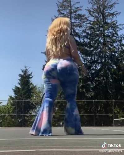 Soft & Jiggly No.133 (I’ve Never Wanted To Play Tennis So Bad) 🎾😍🤤🍑