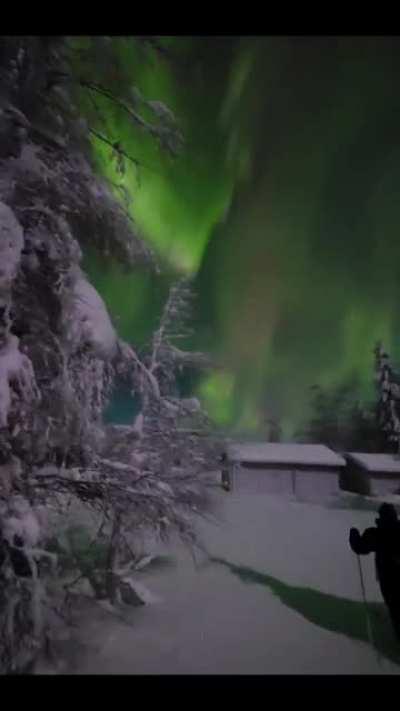 🔥 Mesmerizing aurora activity that happened in Lapland, Finland last Saturday