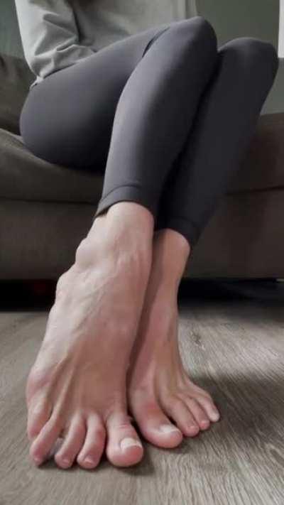 some toes & veins for your toesday viewing pleasure!