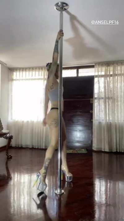 mas en discrod/cantantes link primer comentario