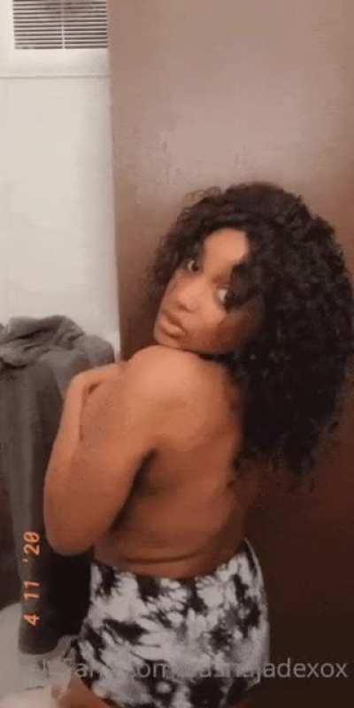 Sashajadexox aka Riv Jones.