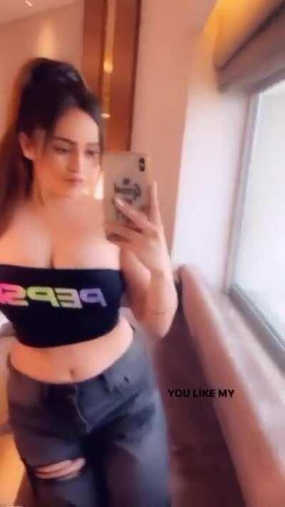 Prajakta Dusane one of the curviest Instagram model