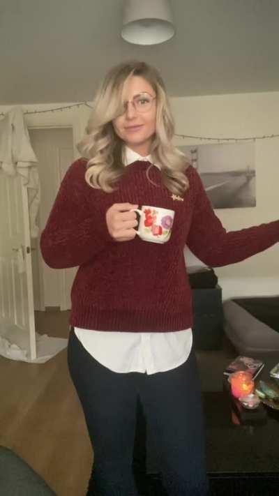 When that Friday feeling finally kicks in.. 🤓💓