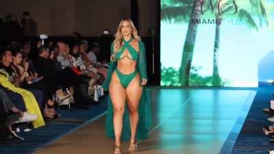 Fashion show big booty