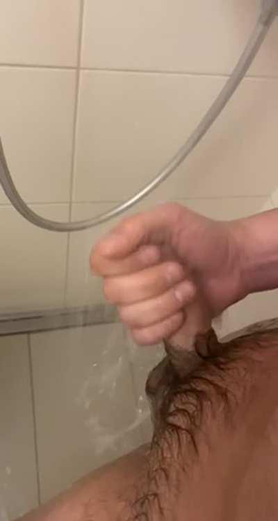 Morning routine in the shower