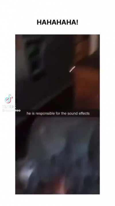 That's a real plane sound if I ever heard one