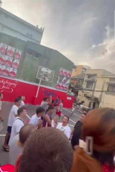 San Juan councilor candidate and former PBA star James Yap