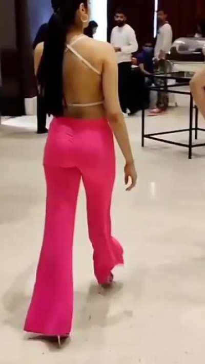 That Ass of Jhanvi is So Busty