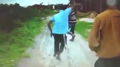 rapaz voce bateu no rapaz