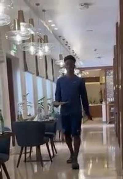 “ere ere ere ere ere” - Bukayo Saka