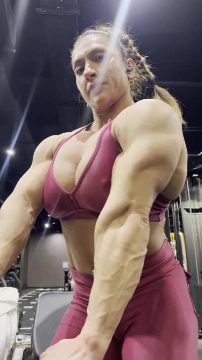 thick, attractive glutes