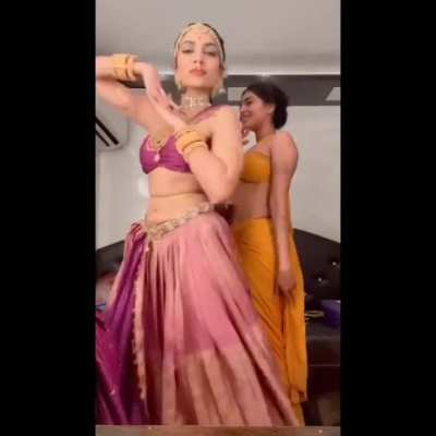 Aishwarya Lekshmi Hot Navel , 🔥