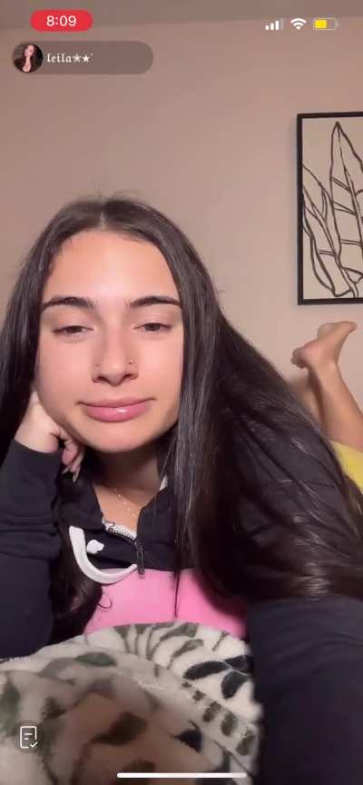 Live right now @leiilaamae