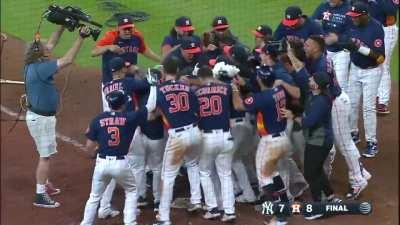 [Highlight] [Full Highlight] Jose Altuve and the Astros walk-off the Yankees after scoring 6 runs in the bottom of the 9th.
